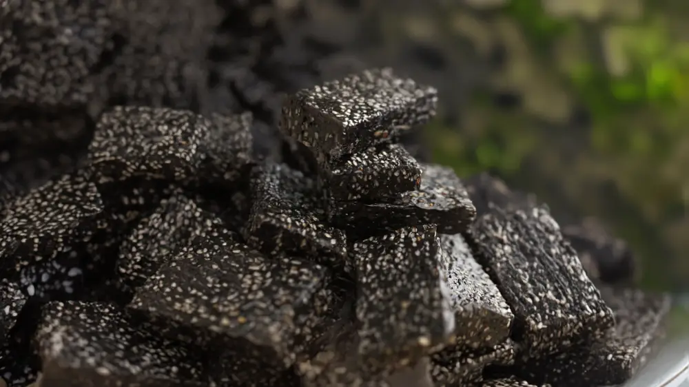 huang dad black sesame candy 03